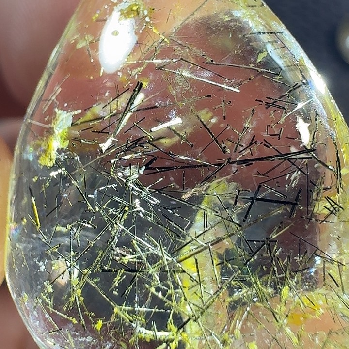 看***海未镶嵌发晶颈饰你