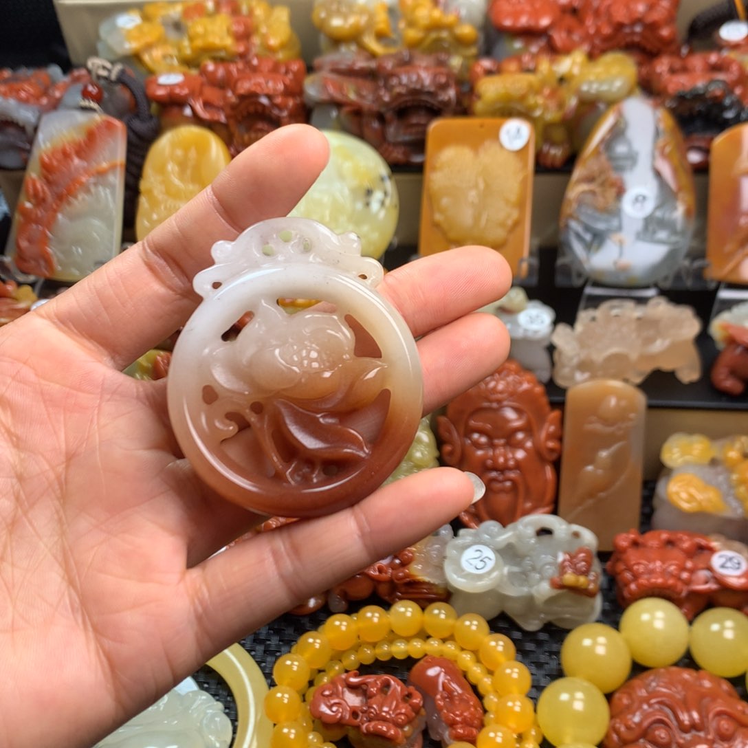 石英质玉（黄龙玉）挂件未镶嵌