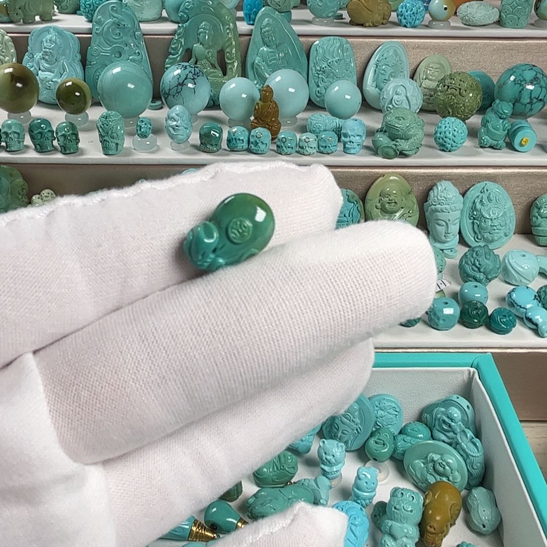 绿松石未镶嵌珠宝奇石