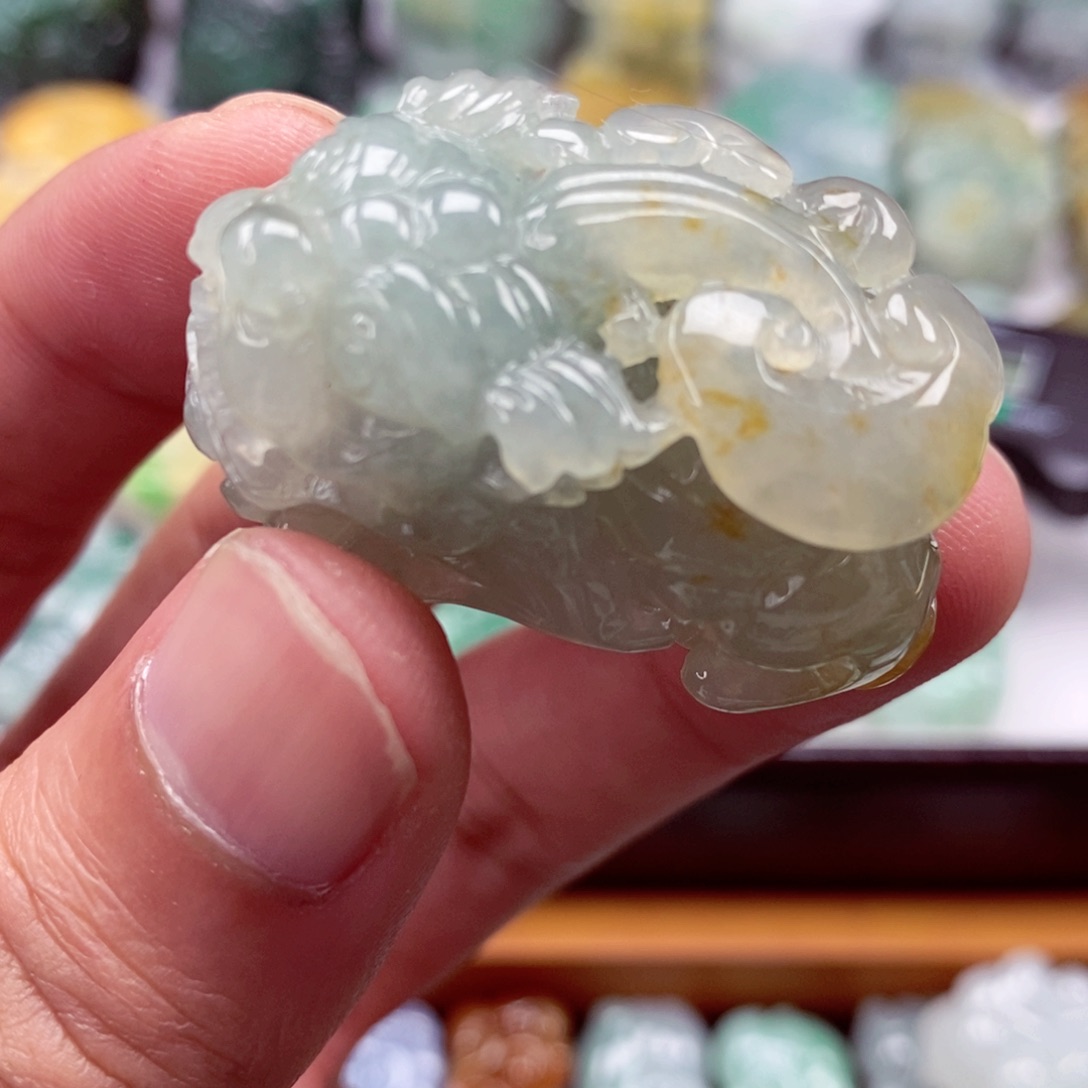 翡翠颈饰未镶嵌翡翠