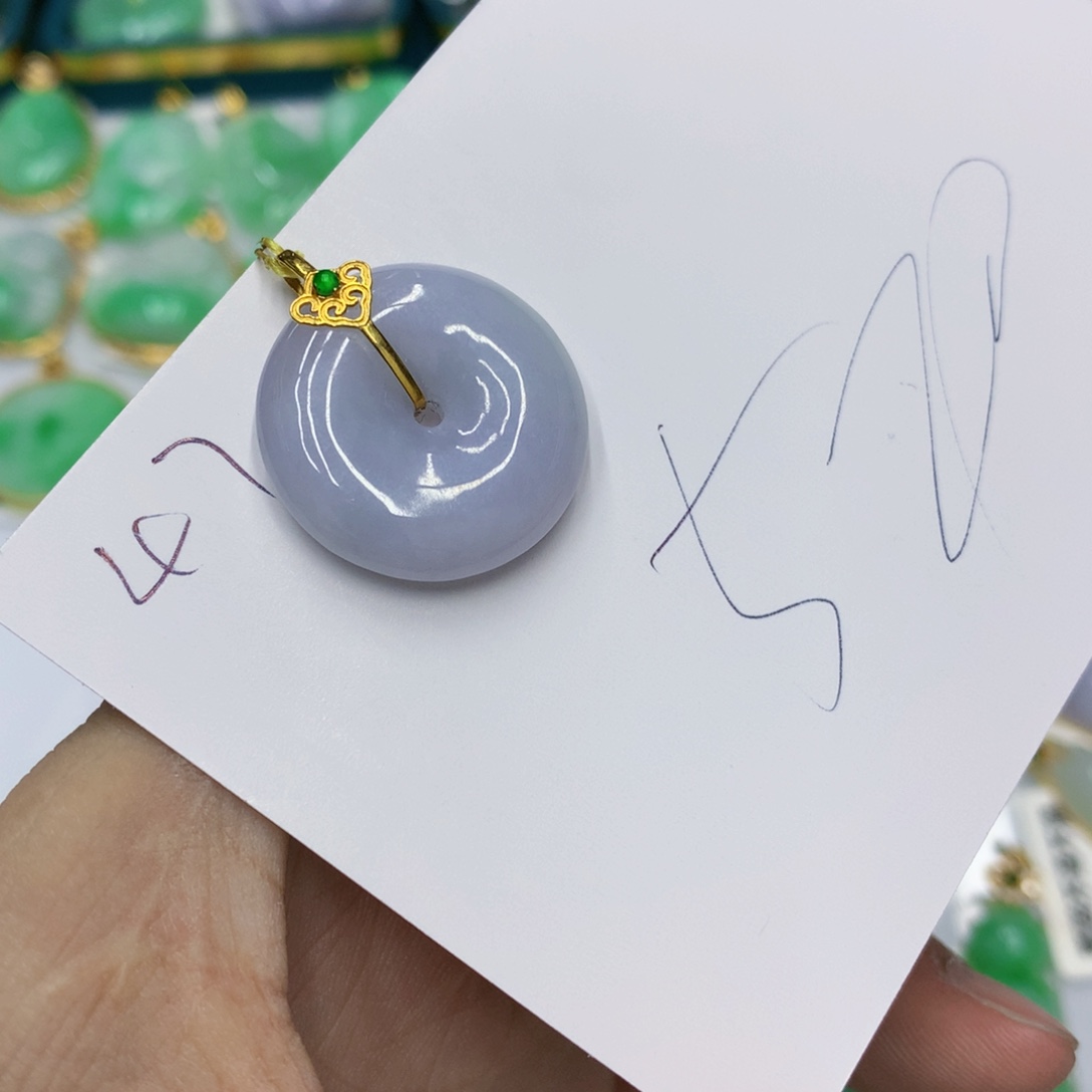 翡翠颈饰18K金镶嵌翡翠