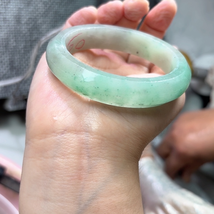 石英质玉手镯未镶嵌黄*胖定制