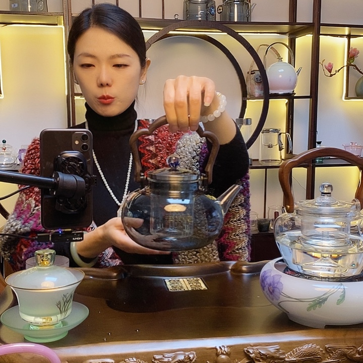 玻璃手工艺品透明提梁壶
