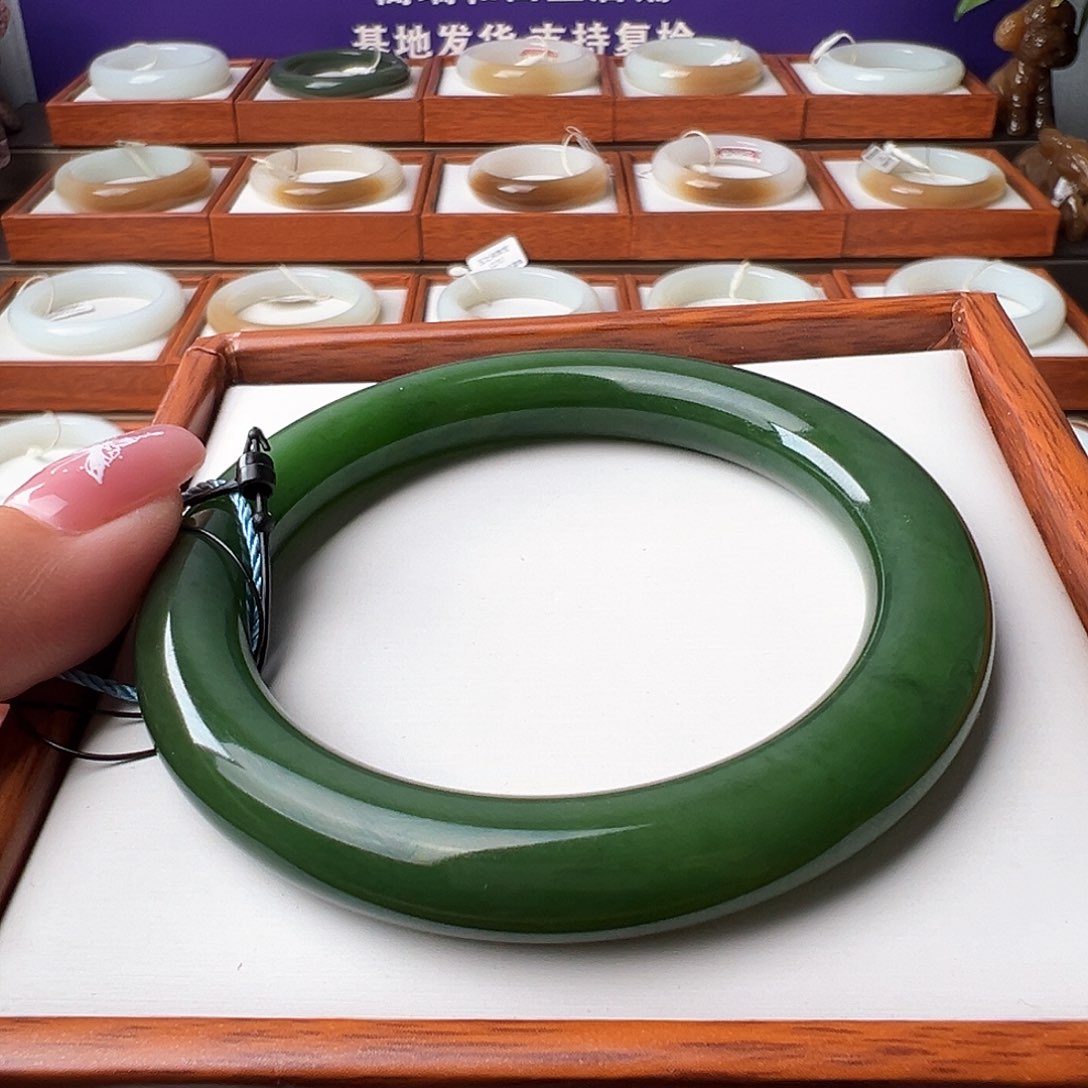 和田玉手镯未镶嵌54