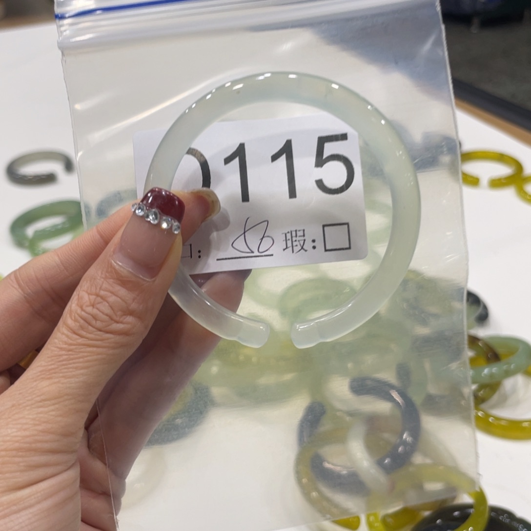 未镶嵌蛇纹石玉手镯