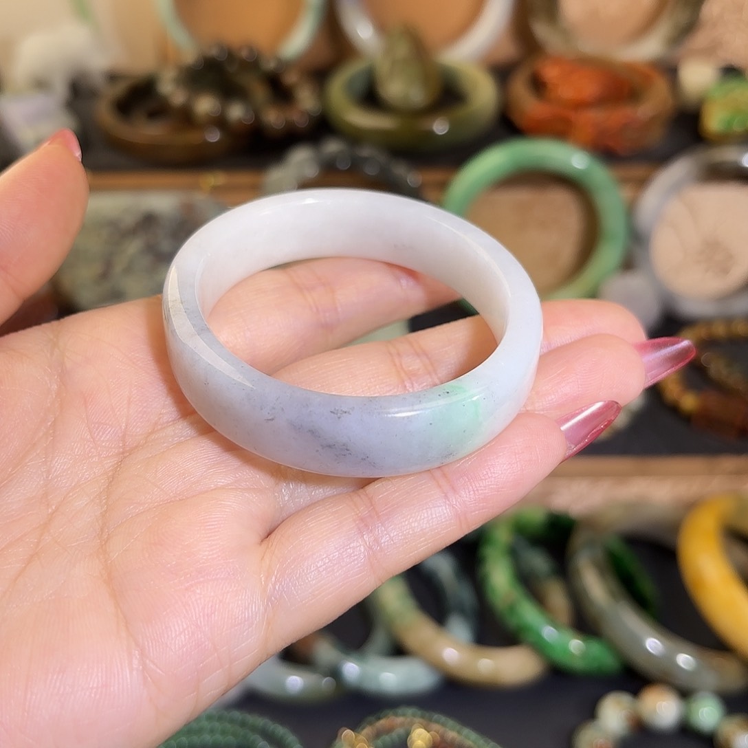 翡翠手镯未镶嵌52贵妃