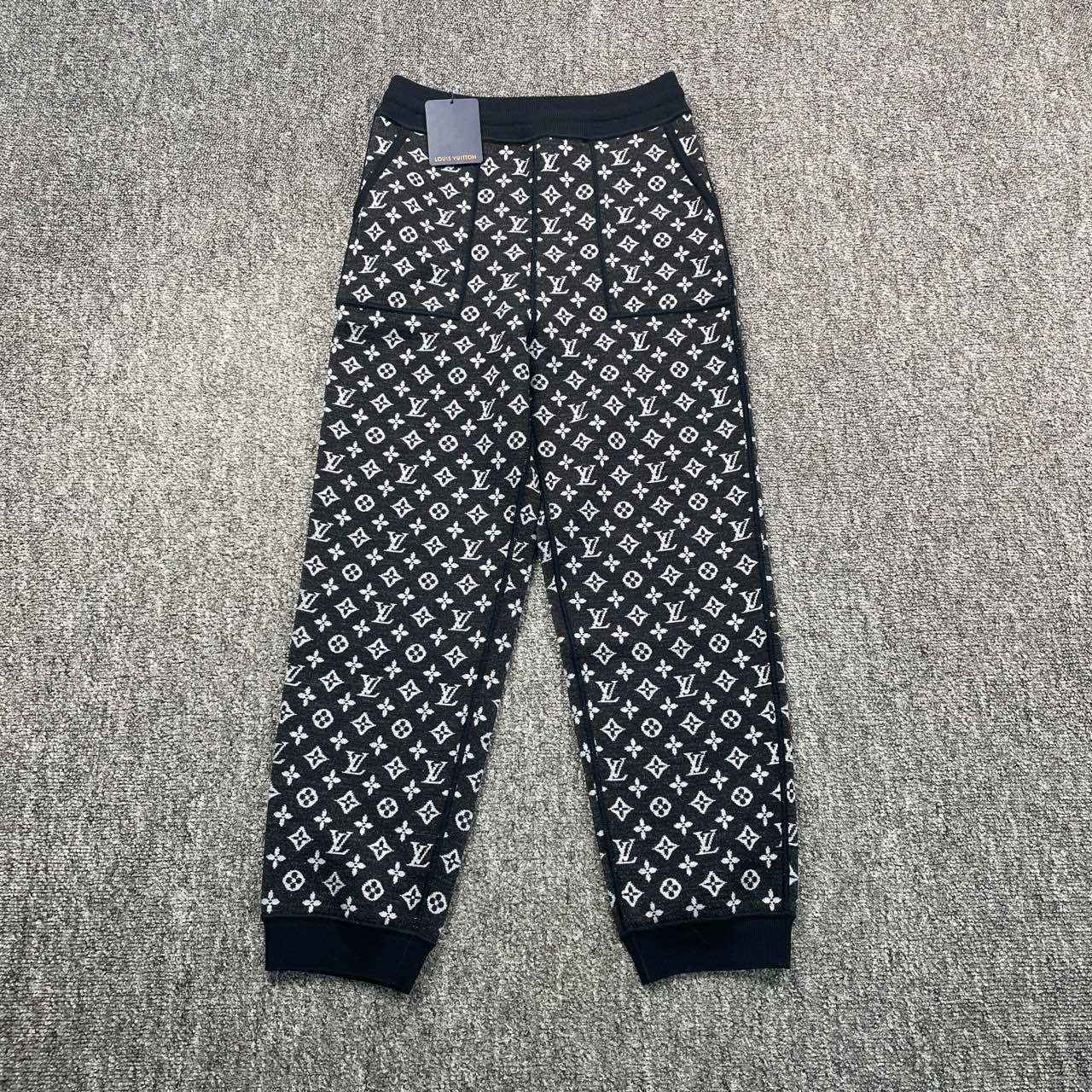 全新未使用 LouisVuitton/路易威登 52550黑色满带束脚休闲裤/S码