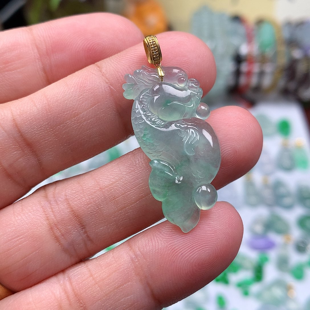 翡翠裸石18K金镶嵌缅甸天然A货翡翠冰种鱼化龙