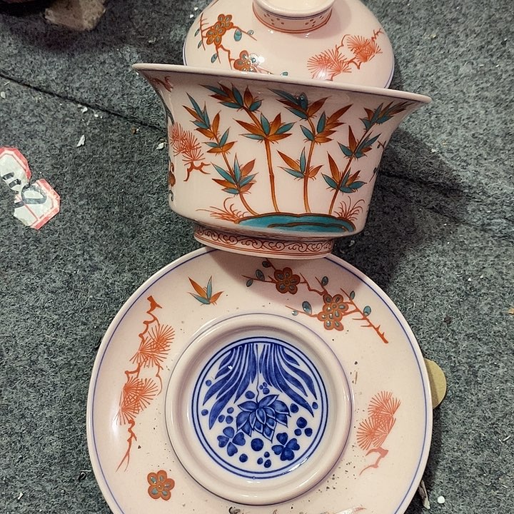 摆件陶红稀土斗彩松竹梅马蹄盖碗