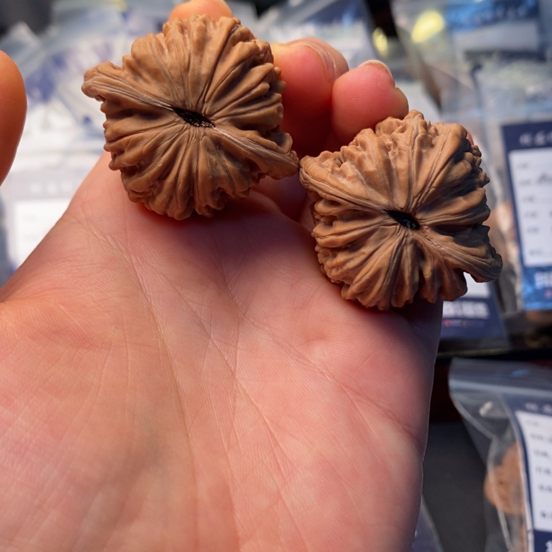 文玩核桃吊坠B****o41汉高楼