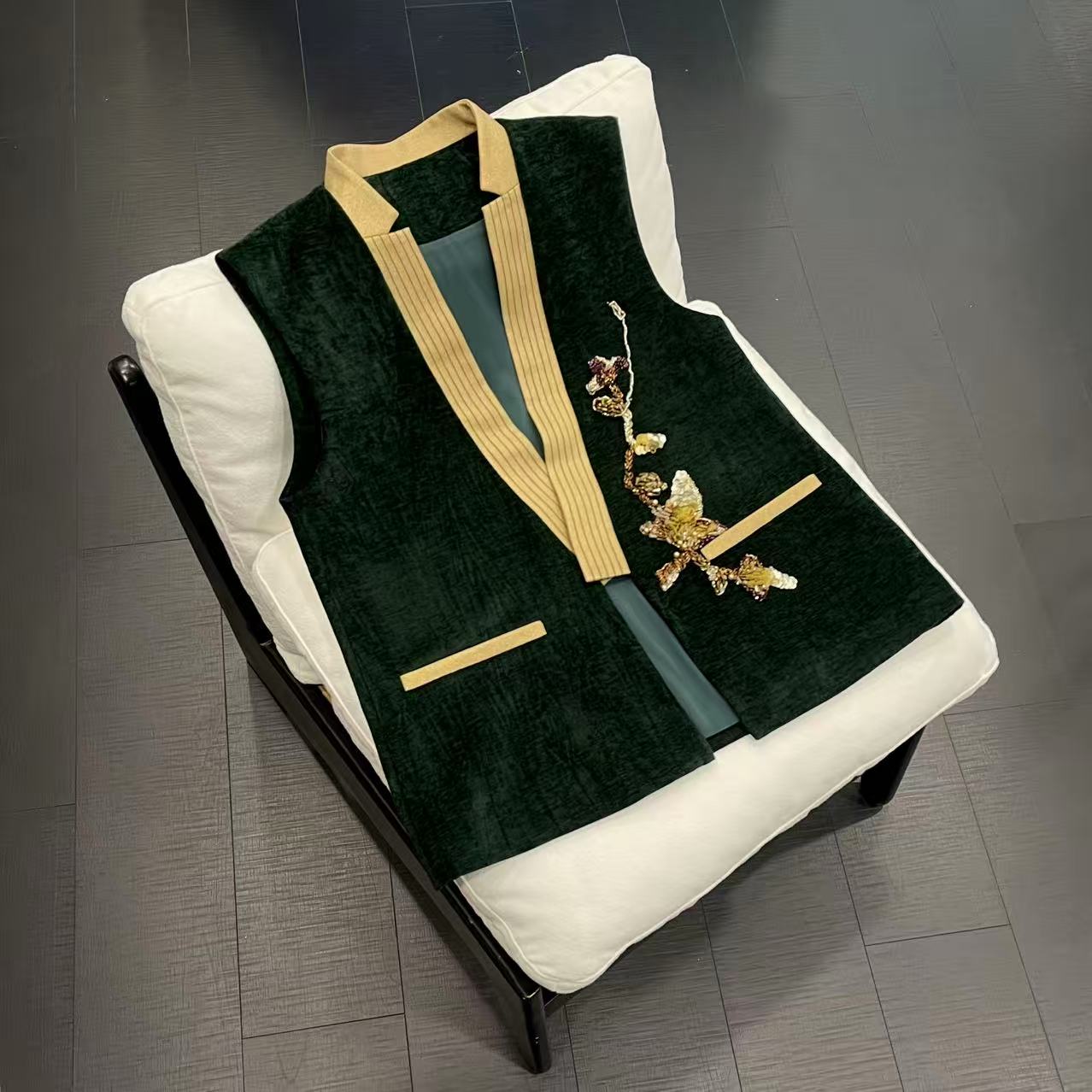 【绿漪含金】中式重工立体钉珠刺绣马甲