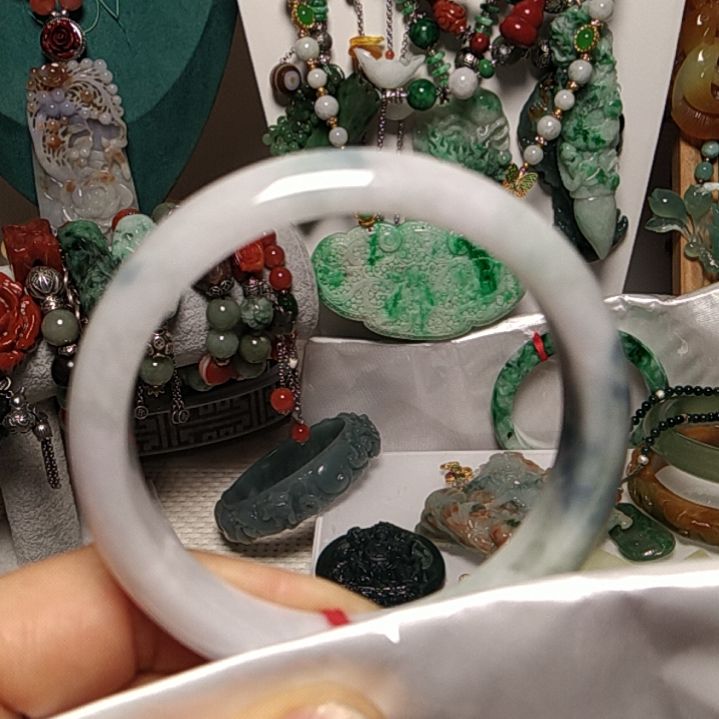 翡翠吊坠(赠链)未镶嵌
