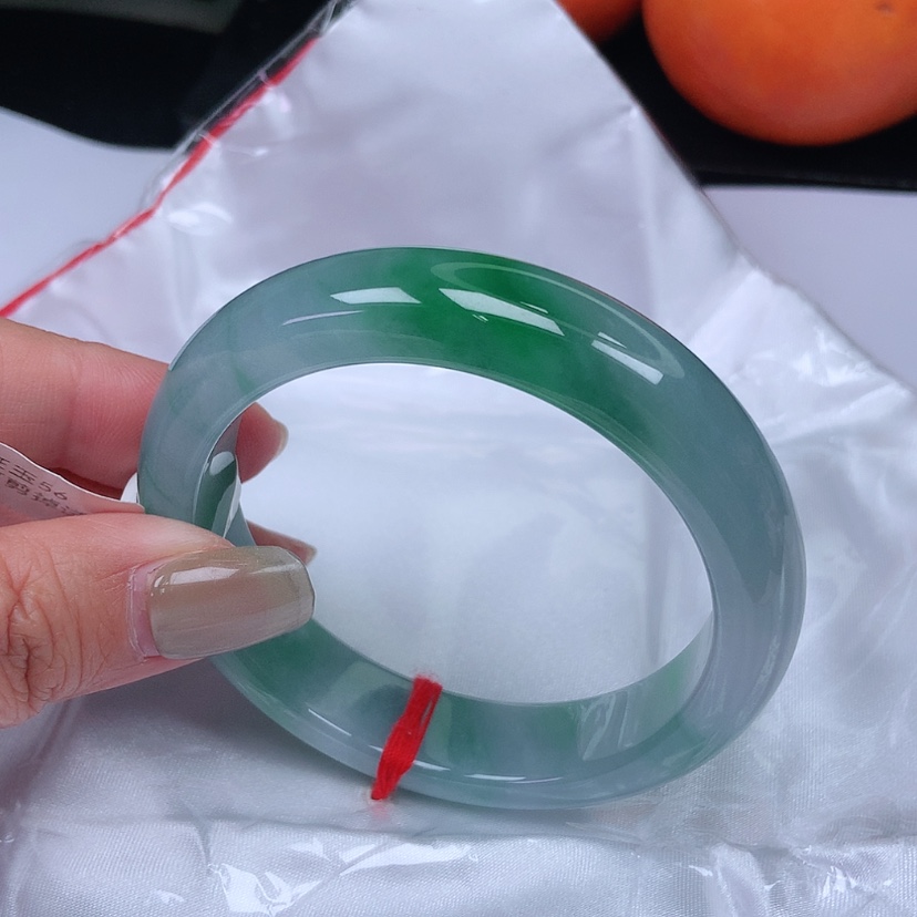 【闪购商品】翡翠手镯未镶嵌小****，