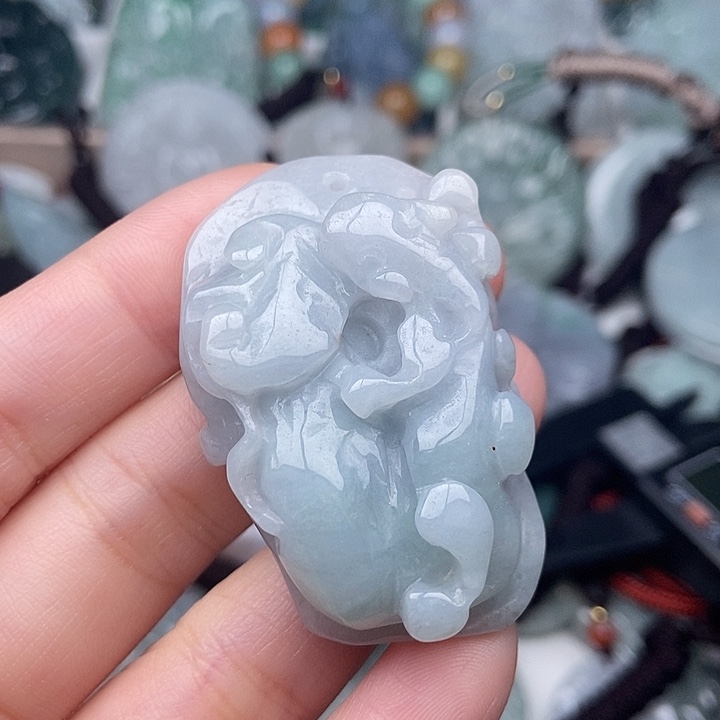 翡翠未镶嵌颈饰翡翠