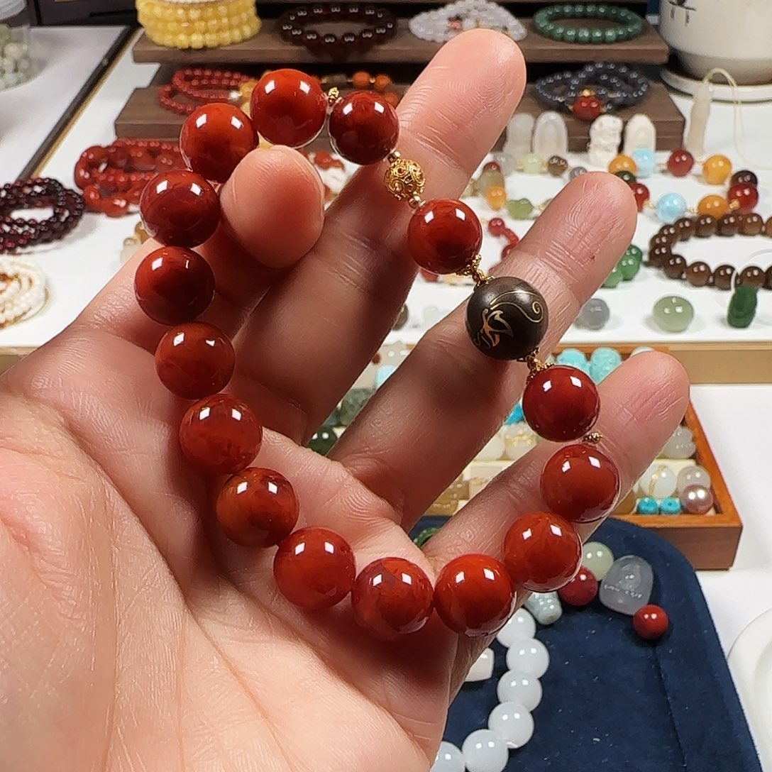 南红玛瑙18K金镶嵌手链