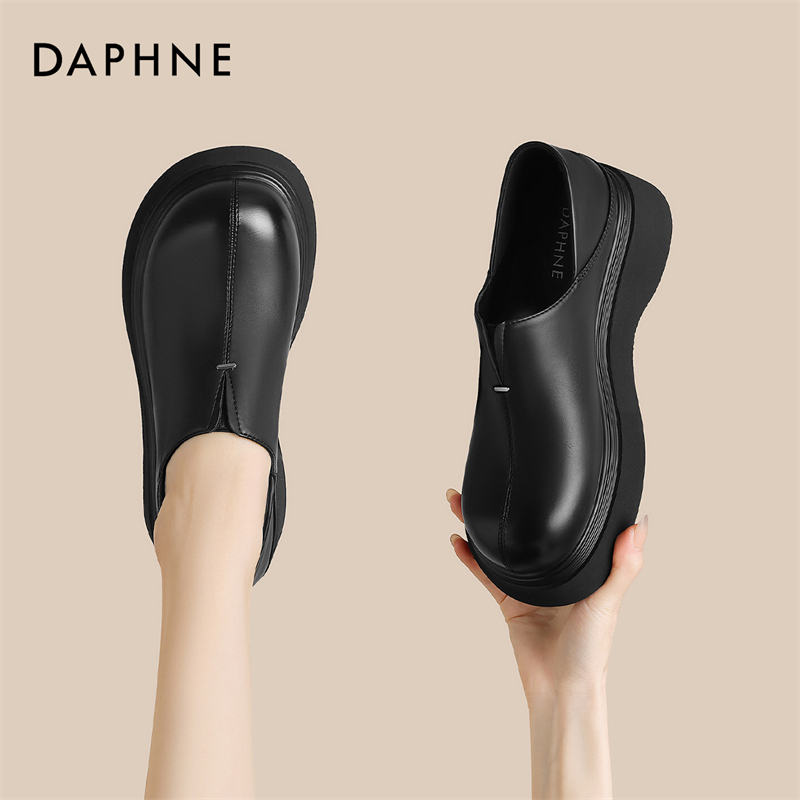 达芙妮春秋舒适复古百搭英伦风厚底圆头时尚休闲2025年流行女单鞋