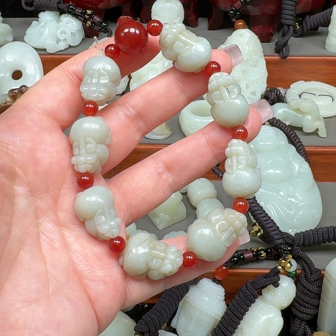 用***7和田玉未镶嵌把件