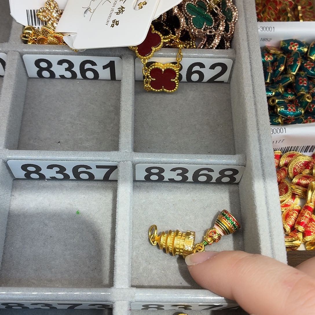 铜合金8368强保色发 1 个壹笔壹1+1强保色发 1 个壹笔壹吊坠