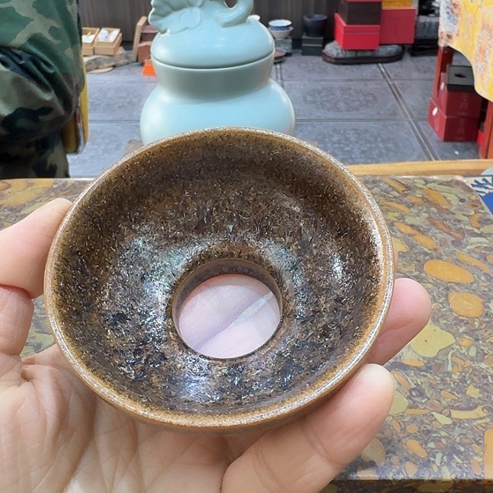 麦浪茶漏一个，瓷。。品茗