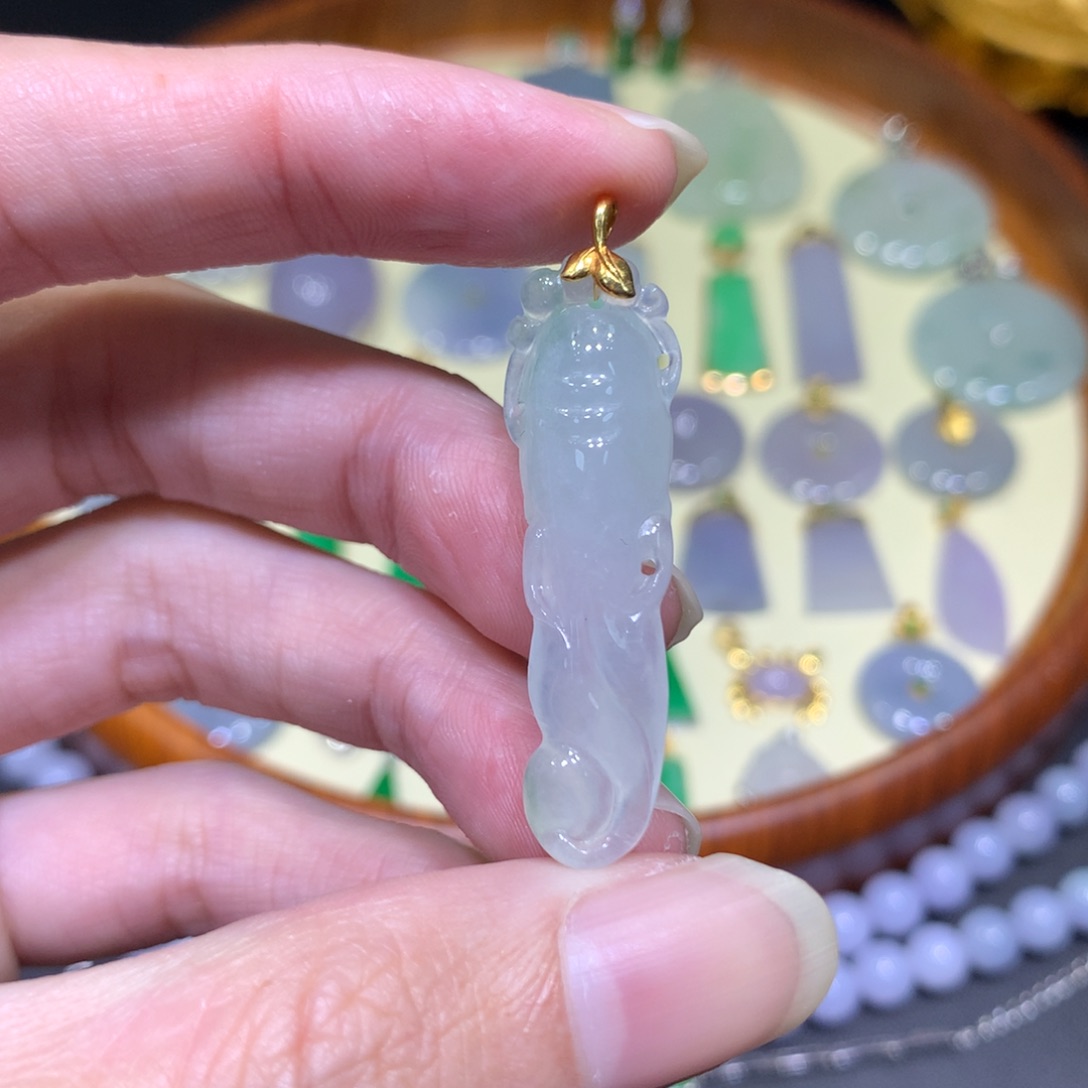 翡翠吊坠(不含链)18K金镶嵌