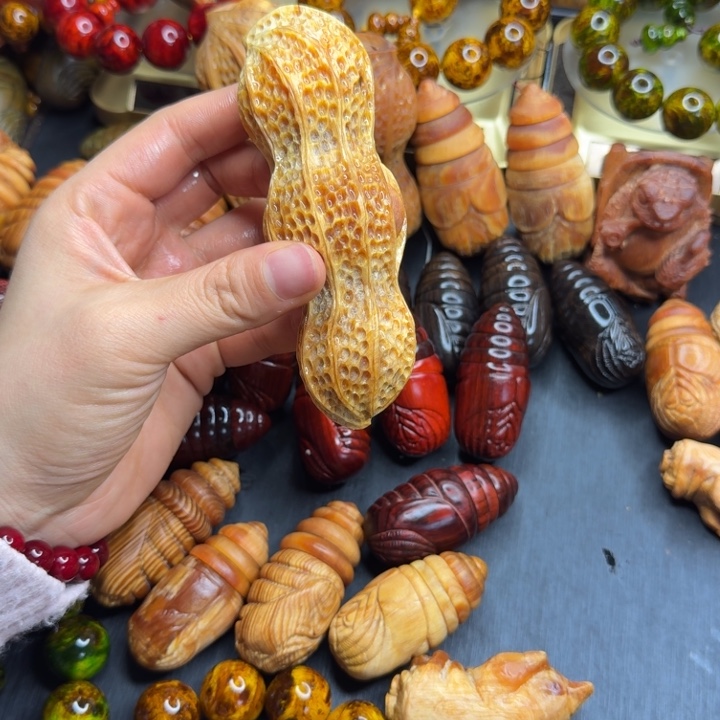 松木琥珀木文玩把件