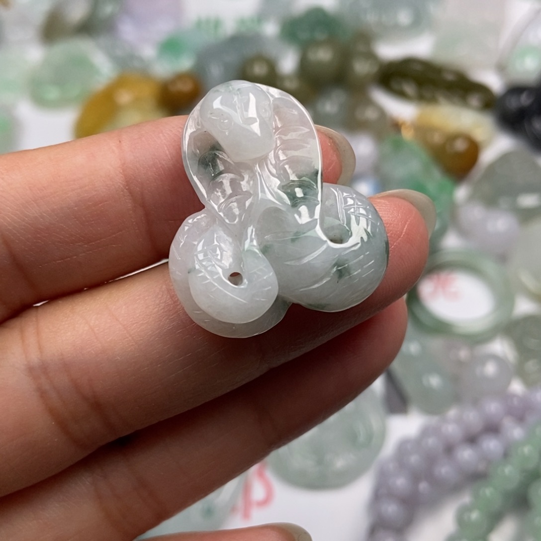 翡翠未镶嵌颈饰翡翠