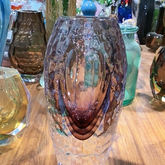 琉璃花瓶高25厘米口径5厘米