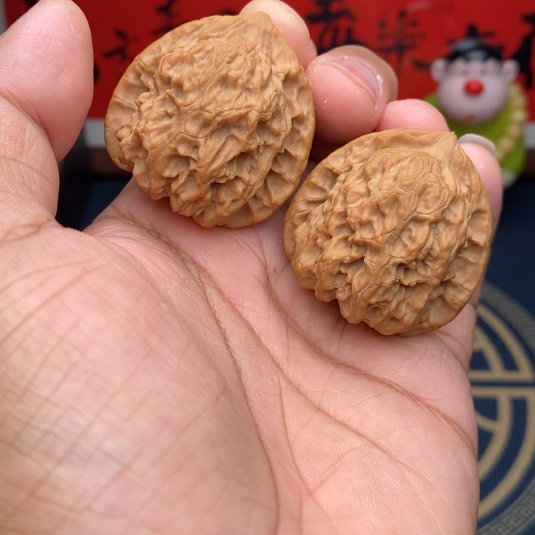 文玩核桃吊坠全品无修梨木台