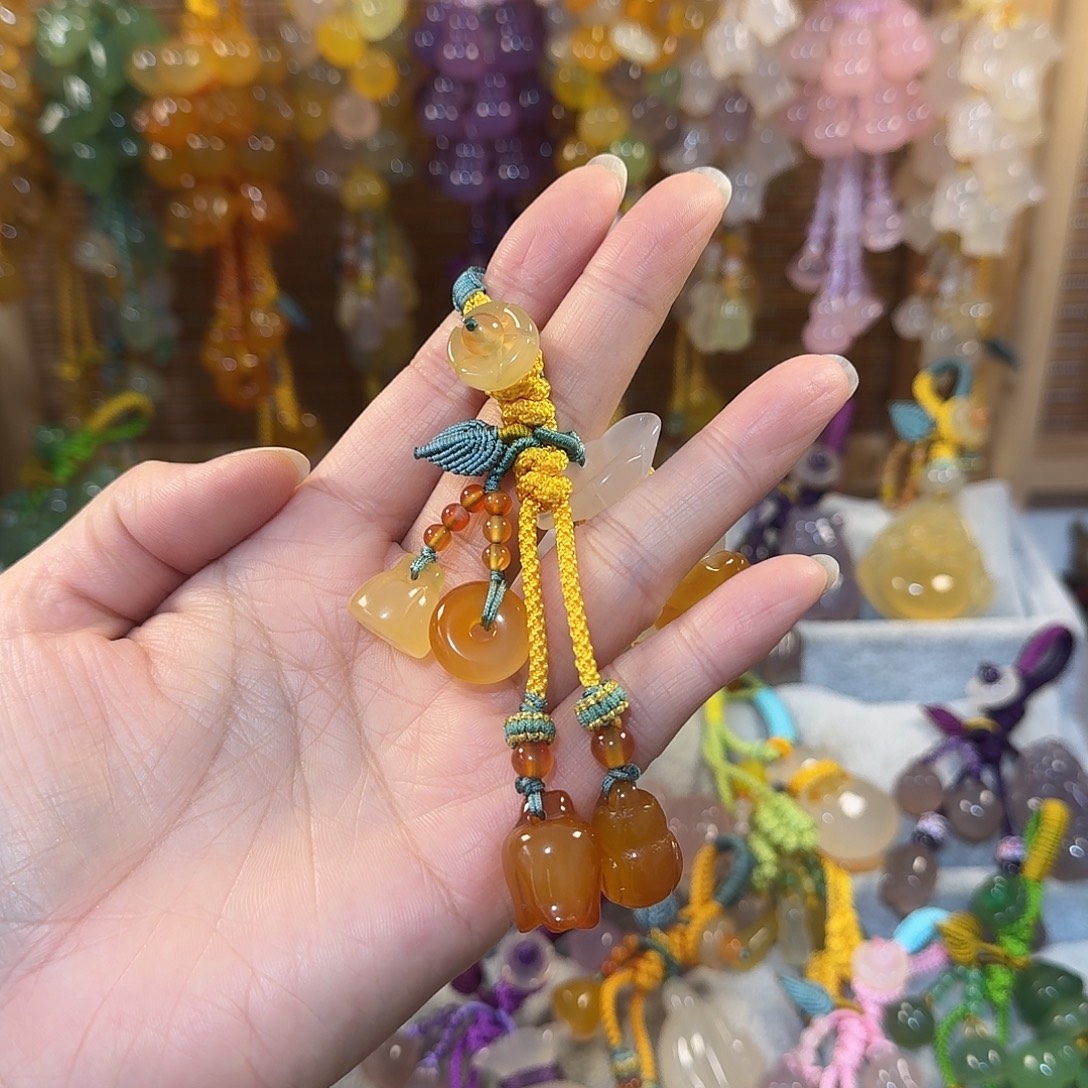 半***冰玛瑙/玉髓未镶嵌钥匙挂件