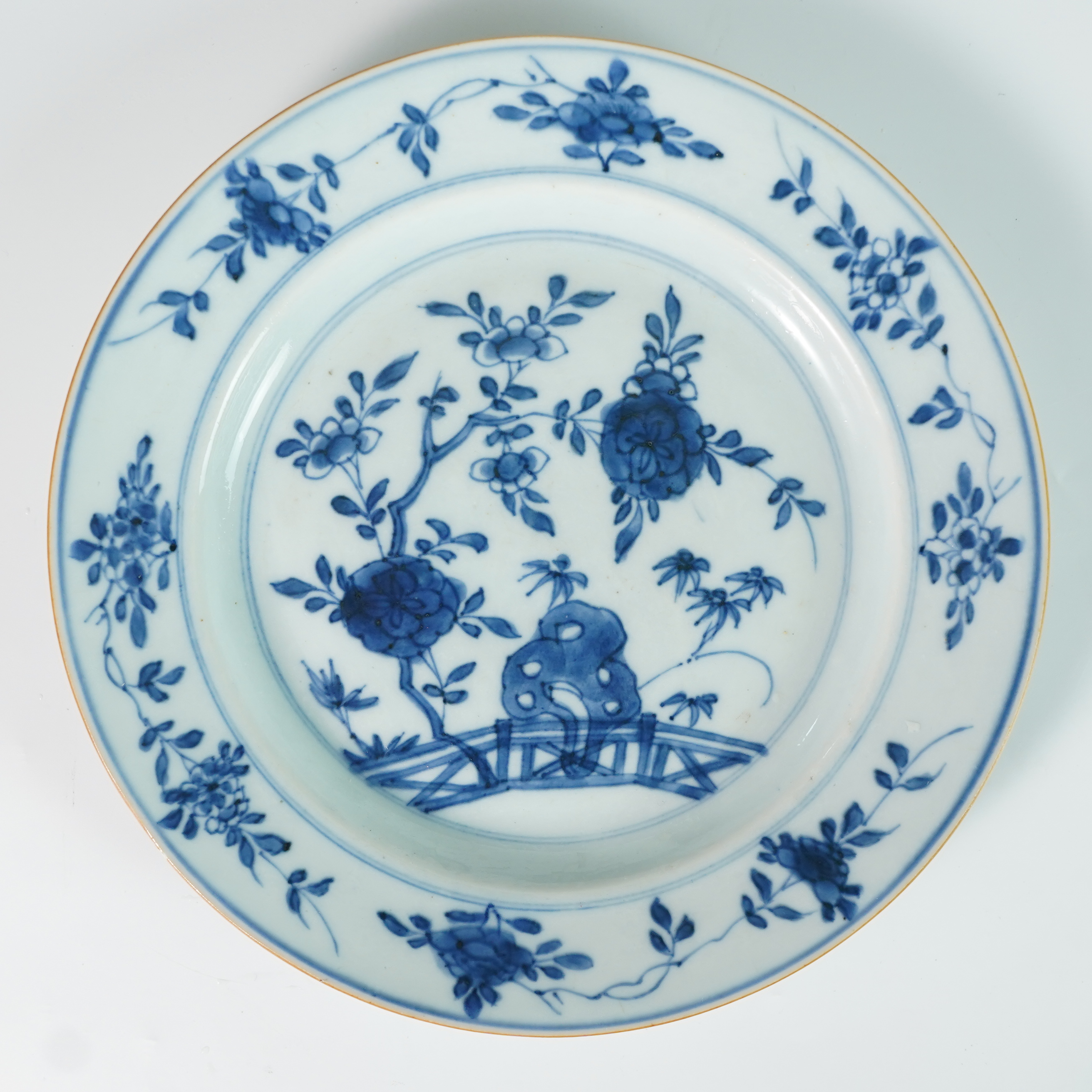 LABC250714064【十竹斋】清康熙洞石花卉青花赏盘