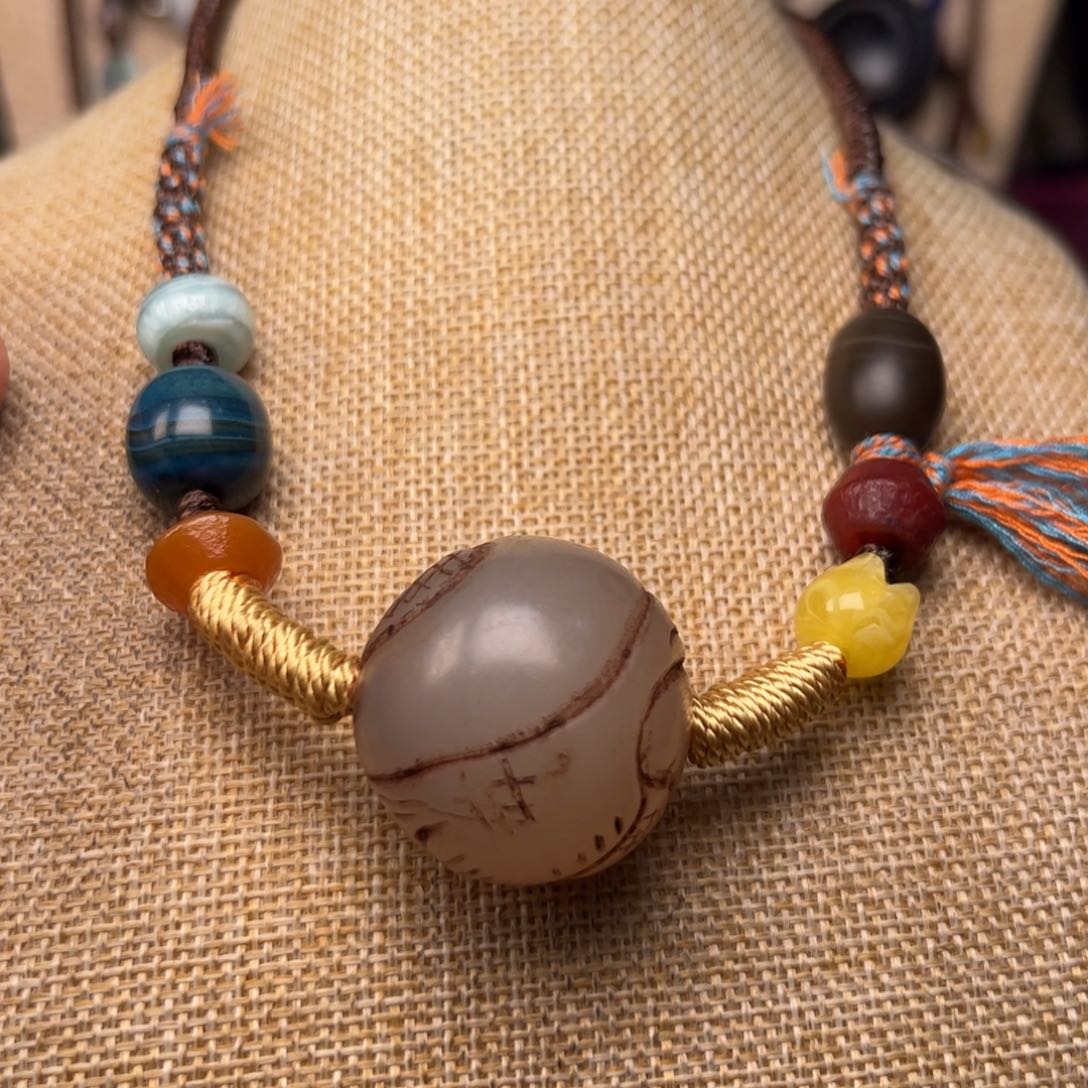 玛瑙/玉髓颈饰未镶嵌