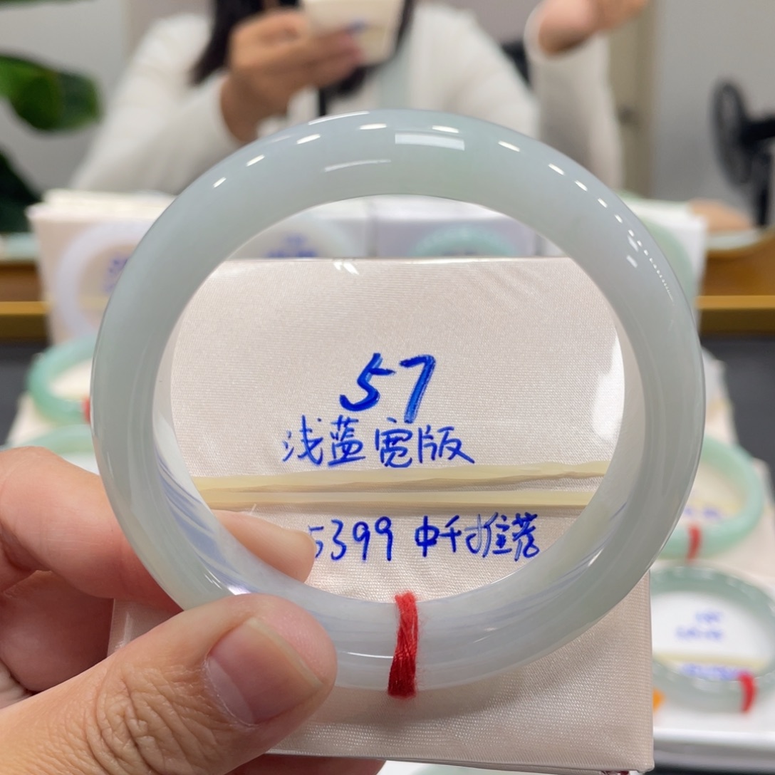 翡翠未镶嵌手镯翡翠