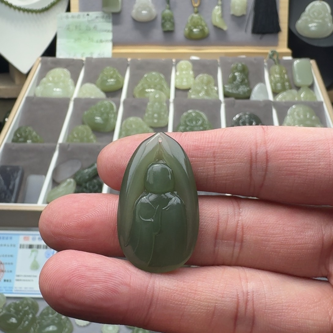 和田玉颈饰未镶嵌