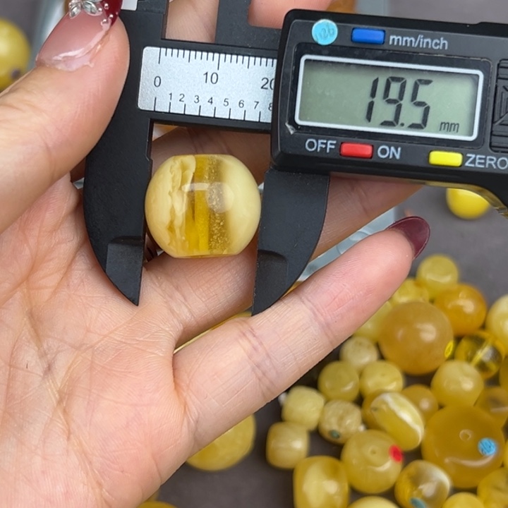 琥珀裸石未镶嵌微瑕246