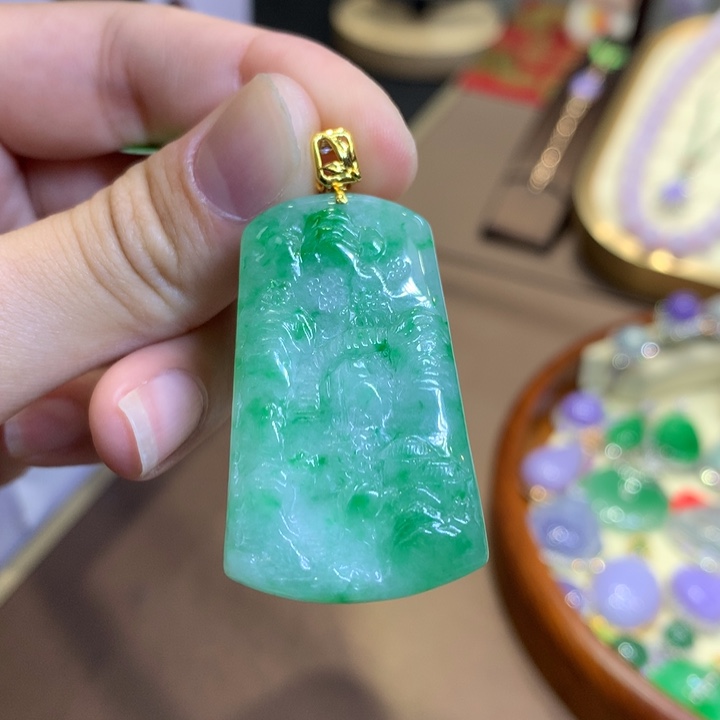 翡翠18K金镶嵌颈饰翡翠