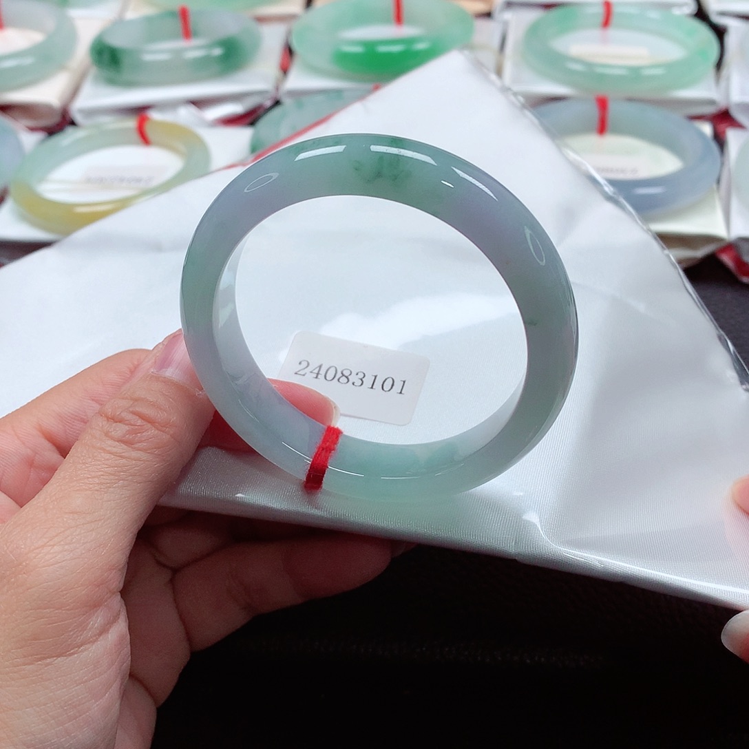 翡翠手镯未镶嵌天然A货翡翠手镯