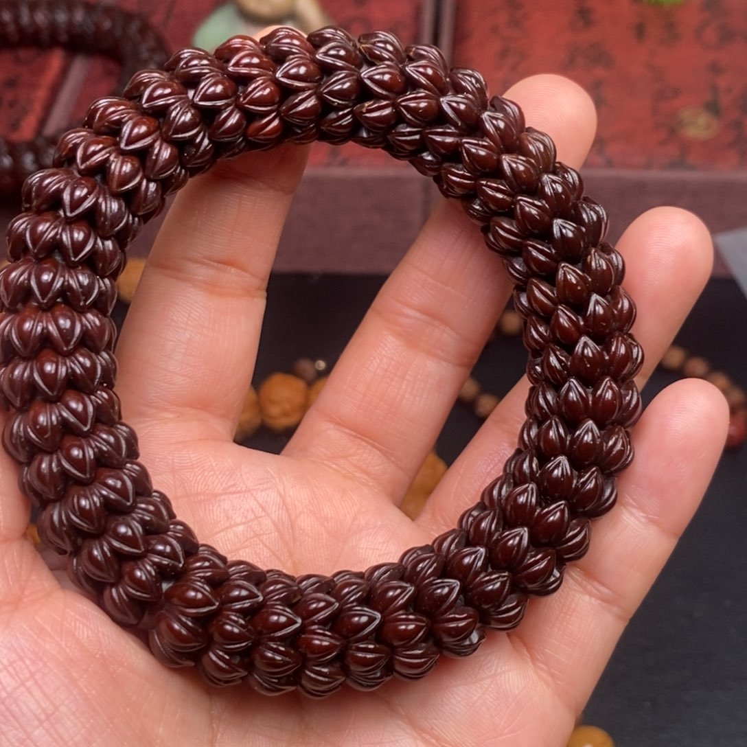吊坠猴头核桃橄榄核手串