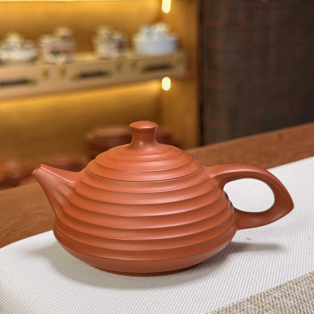 【千线玉兔】约120毫升 朱泥薄胎全手工潮州手拉壶功夫茶器具