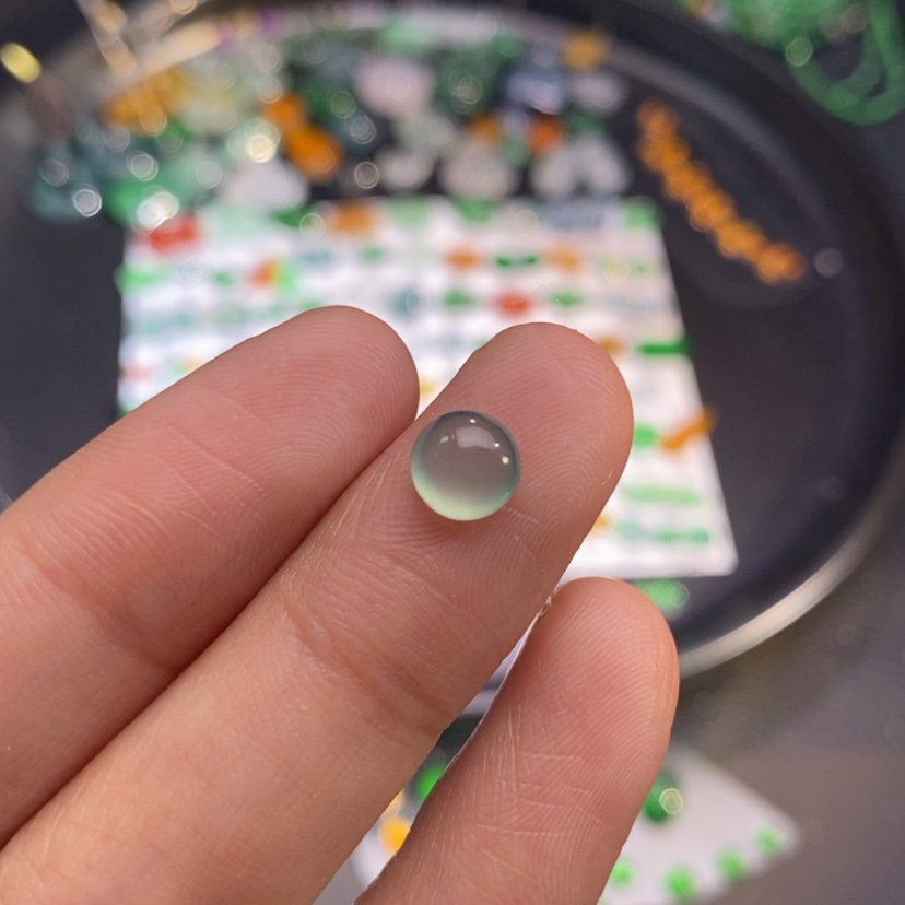 【闪购商品】翡翠挂件未镶嵌蛋