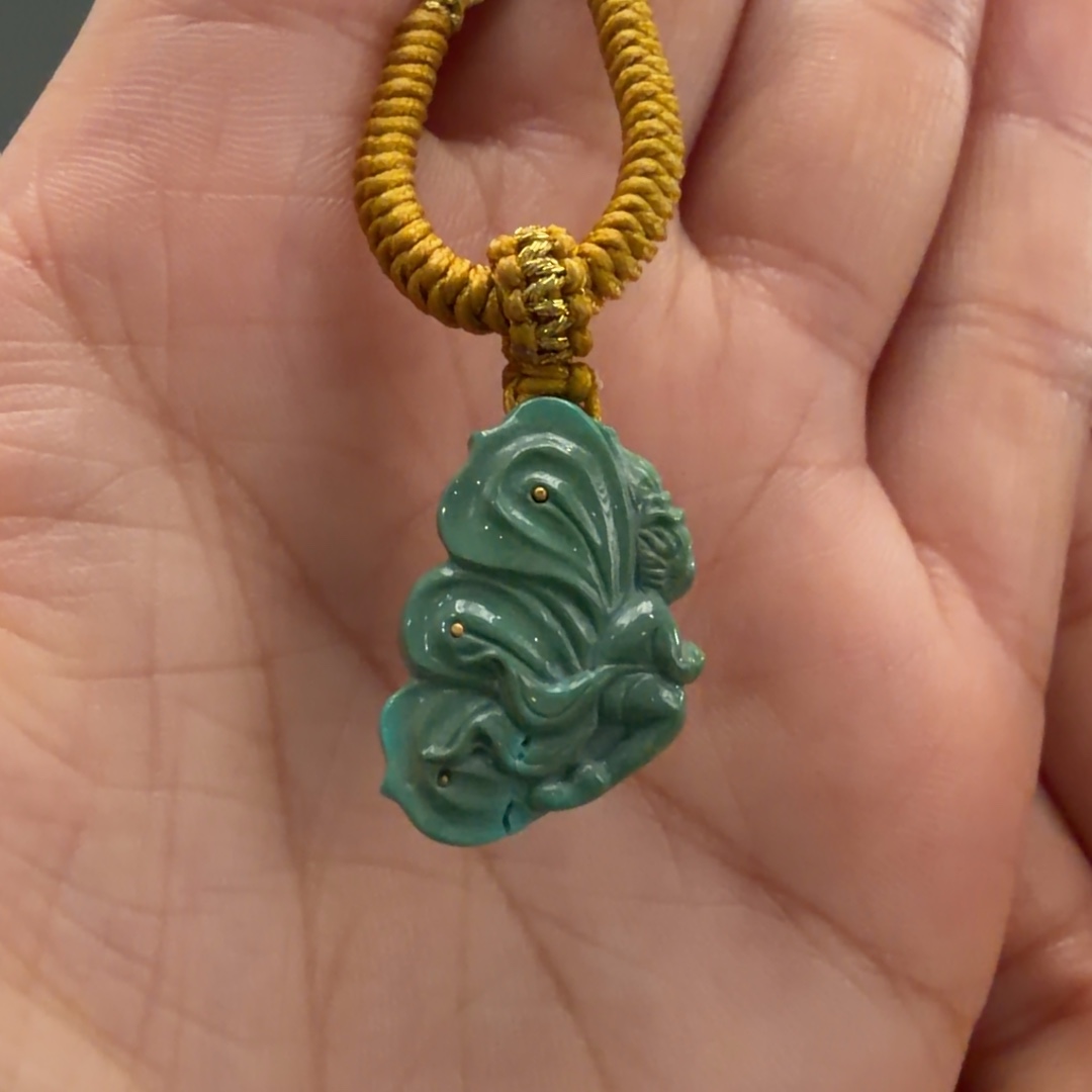 绿松石未镶嵌颈饰