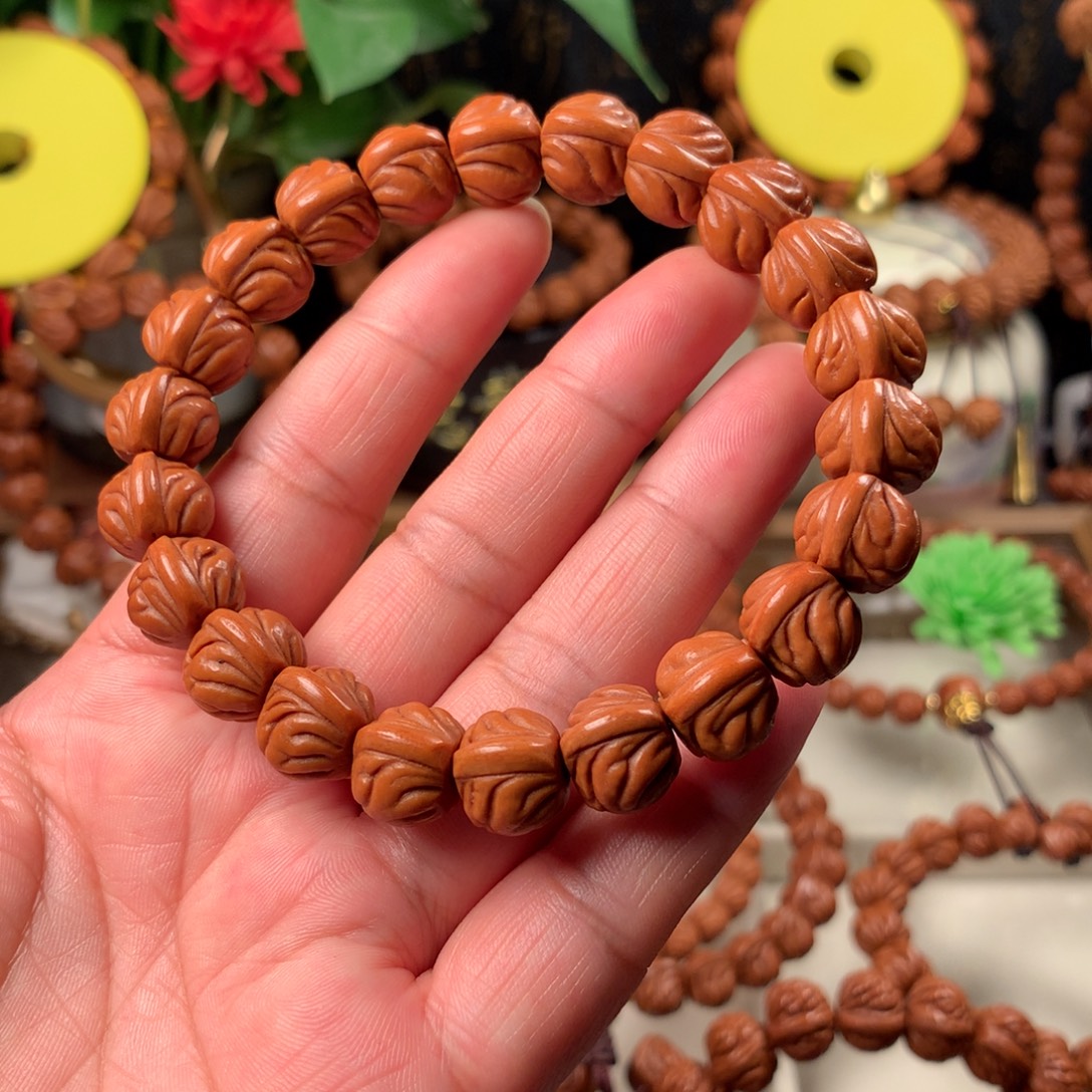 桃核吊坠红玉龙手串12