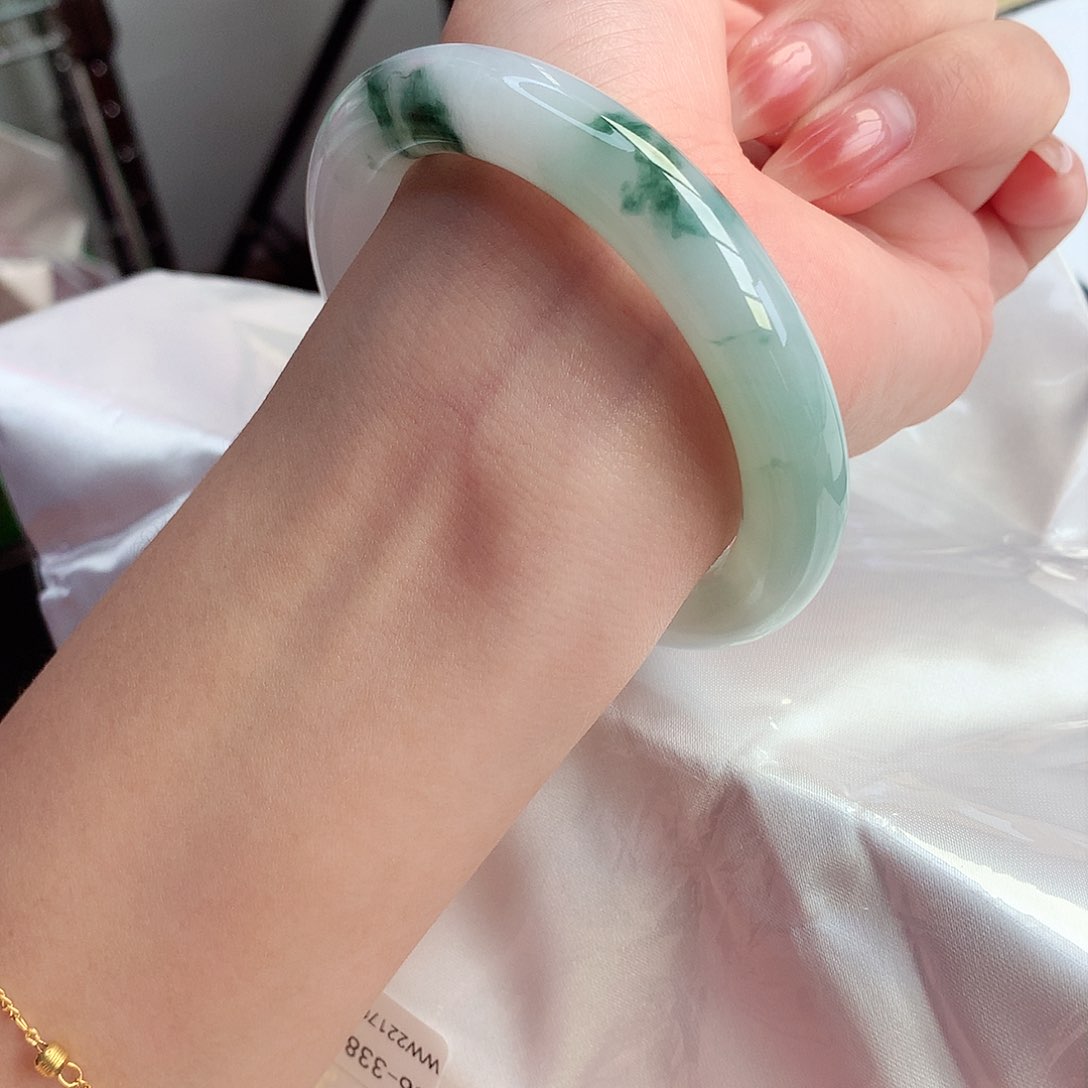 翡翠手镯未镶嵌天然A货翡翠56/57