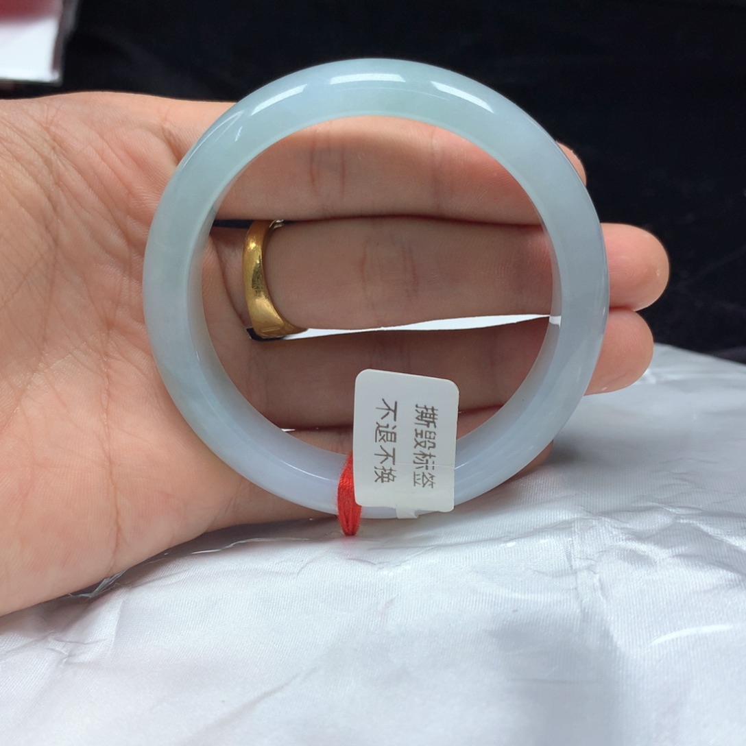 翡翠未镶嵌手镯（圆镯）55.2
