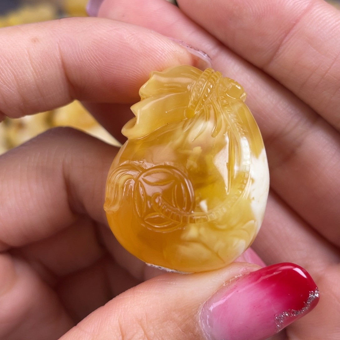 琥珀裸石未镶嵌蜜蜡