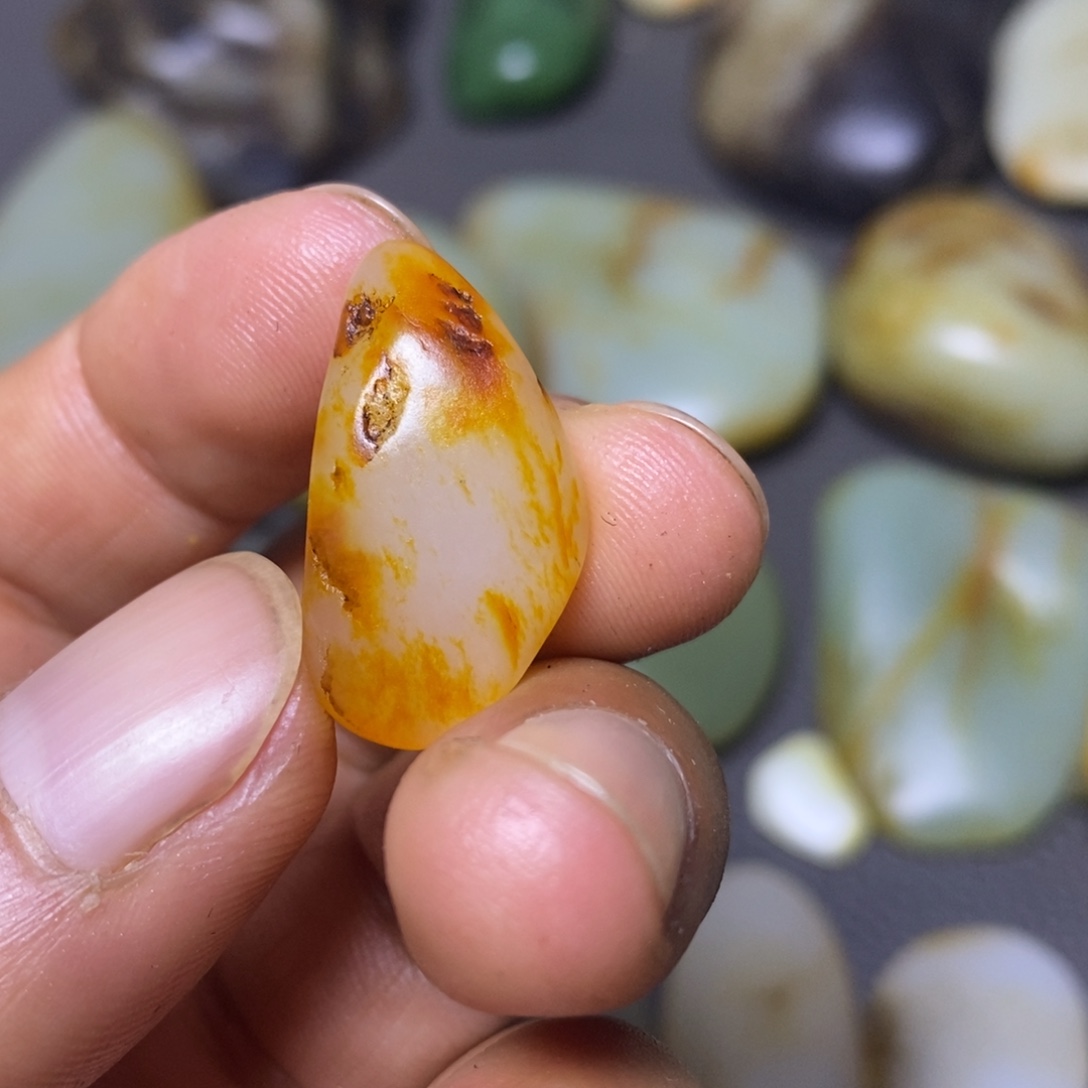 和田玉（糖玉）未镶嵌挂件