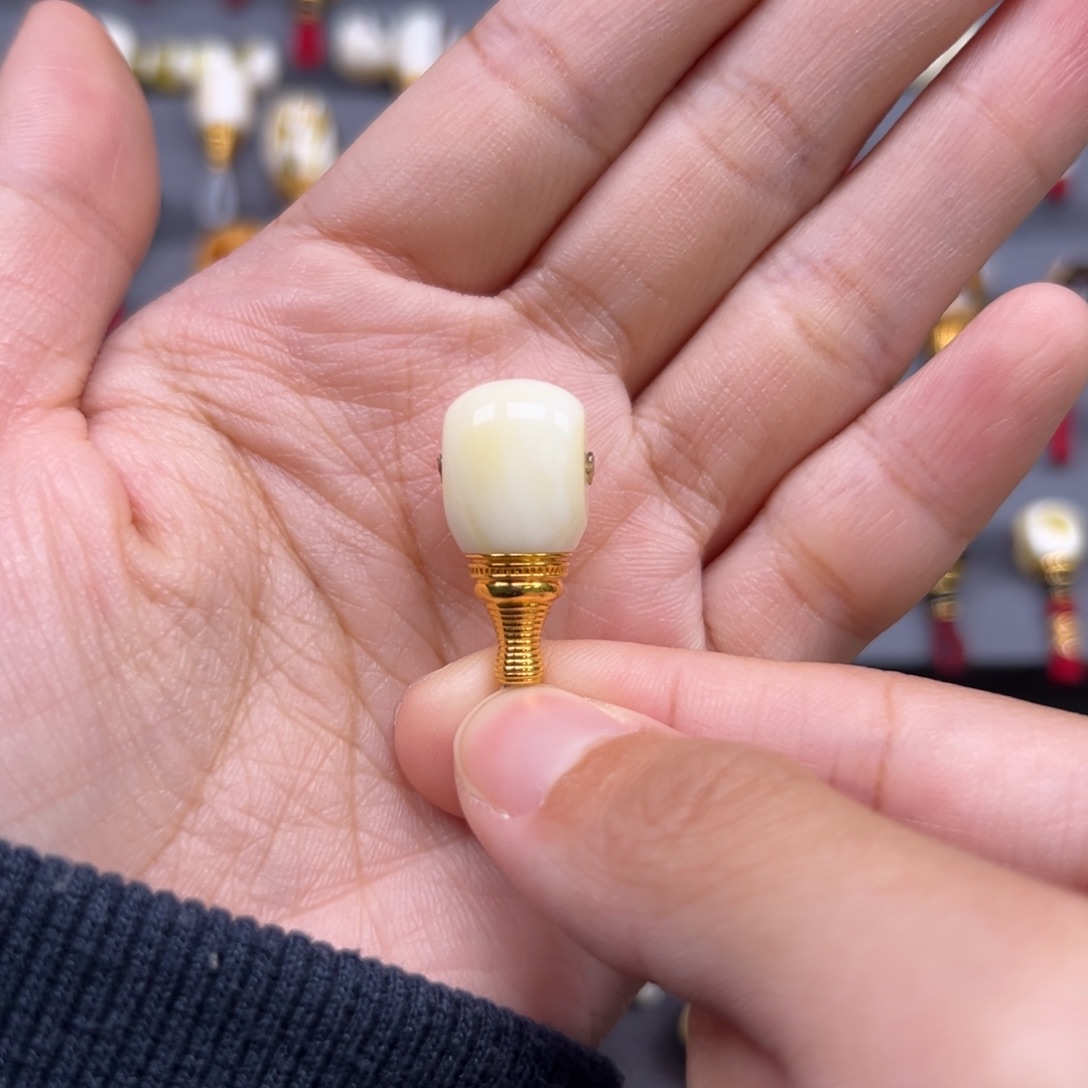 琥珀未镶嵌裸石11.2mm