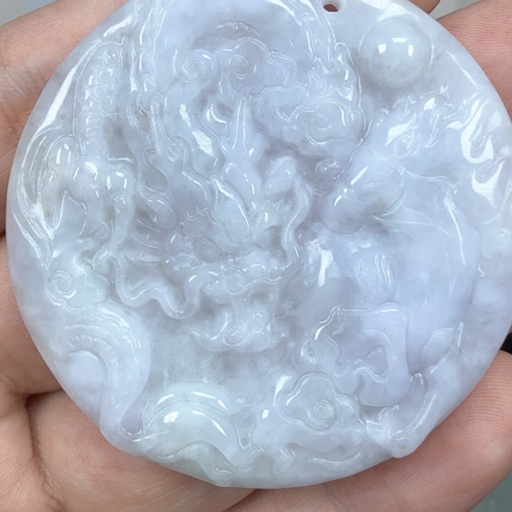 翡翠挂件未镶嵌翡翠