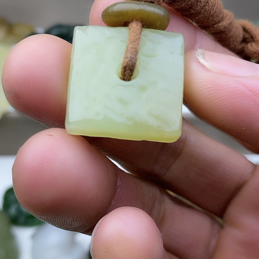 颈饰未镶嵌和田玉