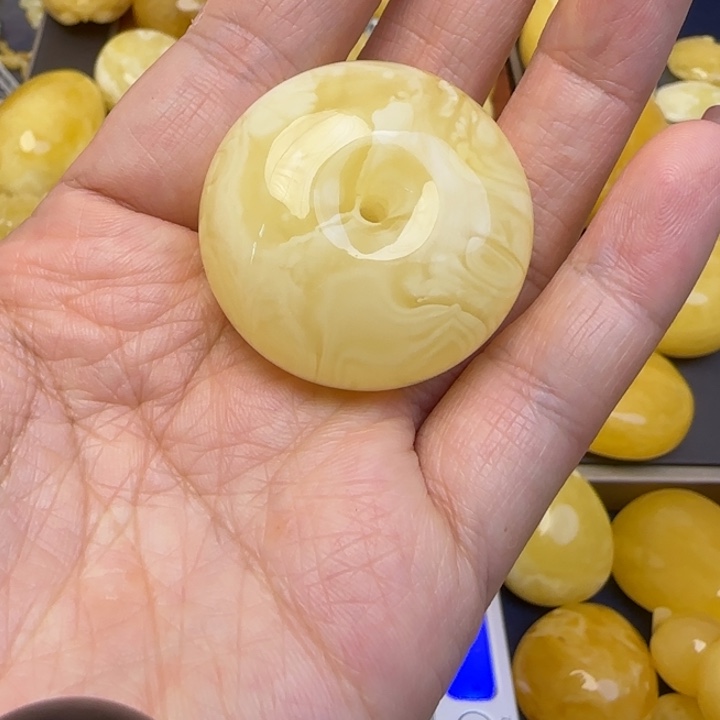 未镶嵌颈饰蜜蜡天然蜜蜡
