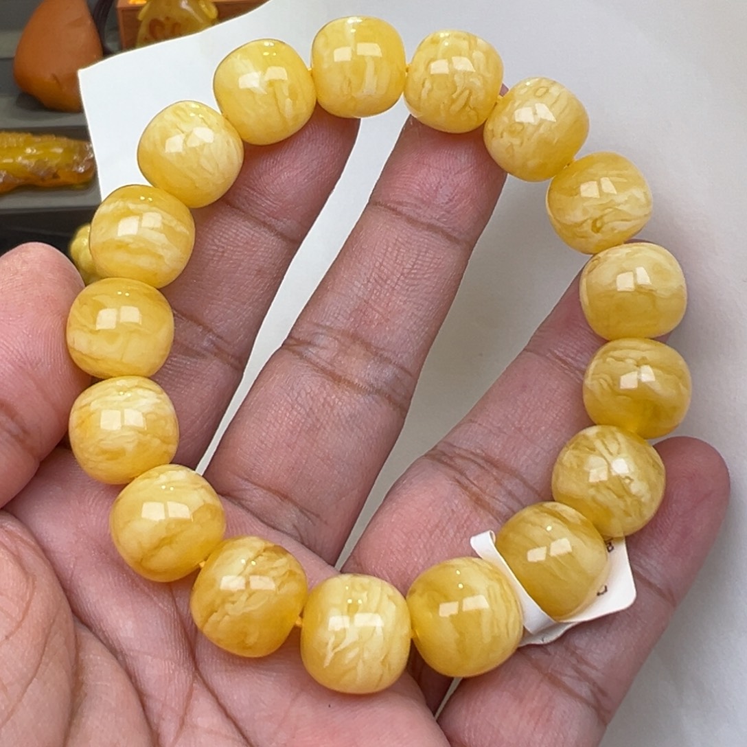 蜜蜡未镶嵌珠宝奇石13加25.28克